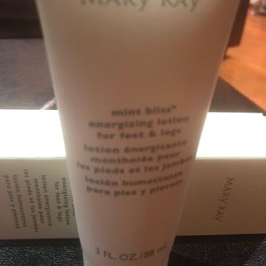MaryKay Energizing Lotion for Feet and Legs
